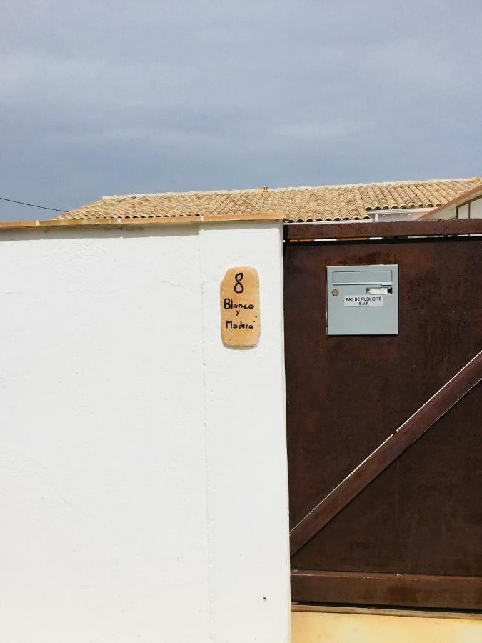 Gite Blanco Y Madera Ναρμπόν Εξωτερικό φωτογραφία